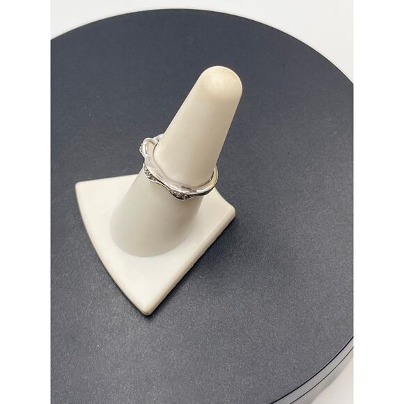 JS Sterling Silver Triple Stationed Wavy Diamond Accented
Band 925, 7.5, 2.1 gr - Picture 5 of 9